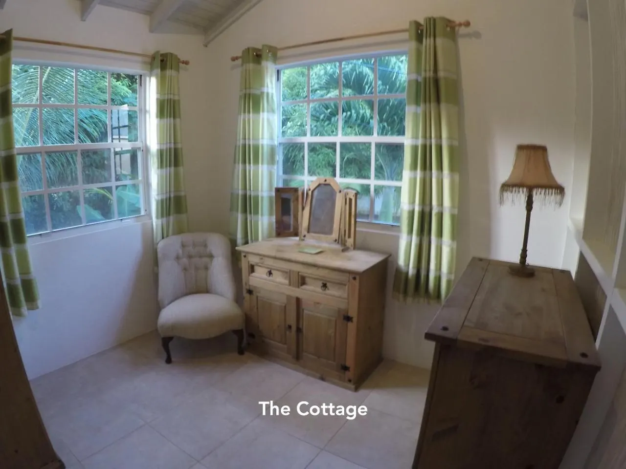 Gibbs Glade Cottage & Garden Studios Gibbes Guest house